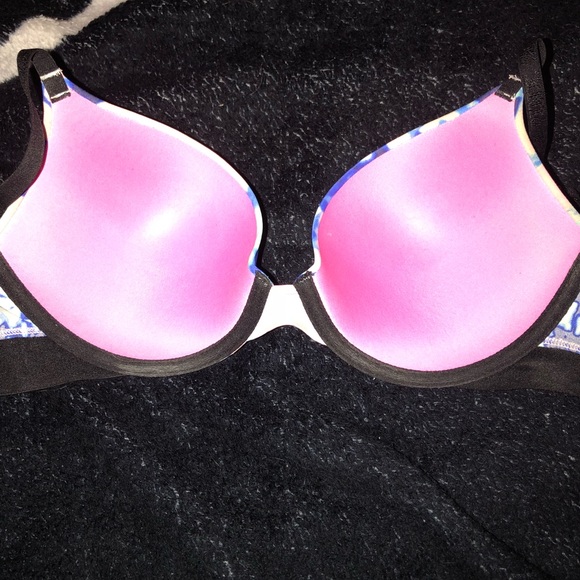 NWOT VS Pink Wear Everywhere Push-up - Picture 3 of 4